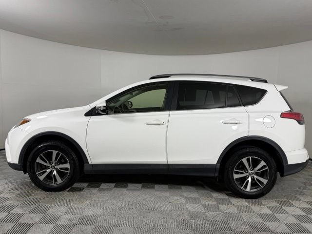Used 2017 Toyota RAV4 XLE w/ Premium Special Value Package AWD/4WD image 3