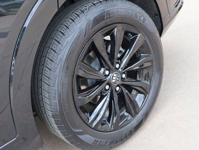 Used 2025 Buick Envista Sport Touring image 41