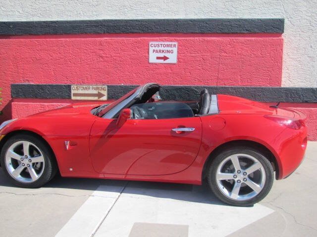 Used 2007 Pontiac Solstice Convertible w/ Premium Package RWD image 2