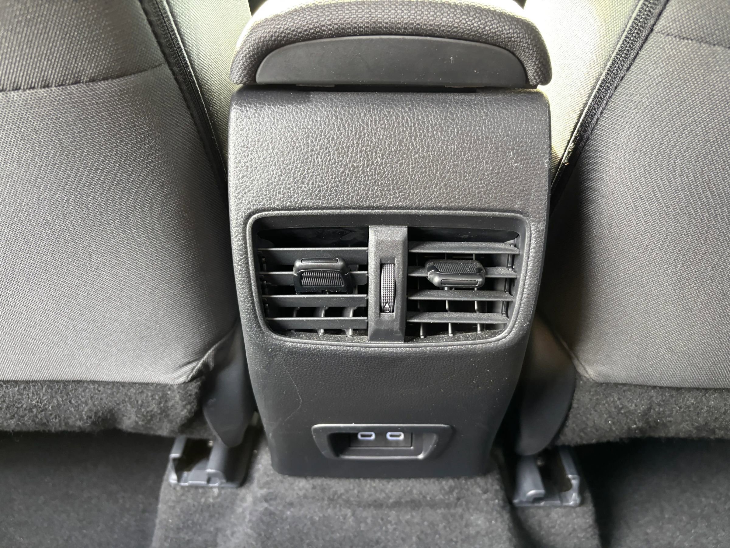 Used 2024 Toyota Corolla Cross LE image 24