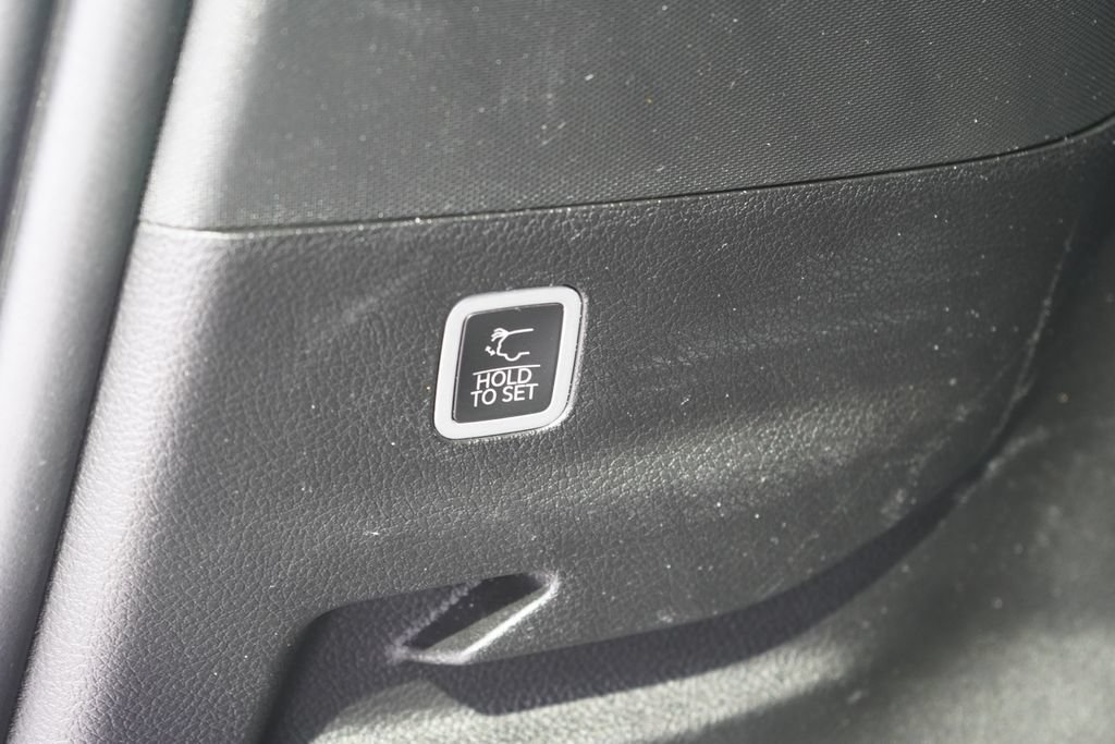 Used 2025 Jeep Grand Wagoneer L Series II Obsidian w/ Quick Order Packagew 28T AWD/4WD image 10