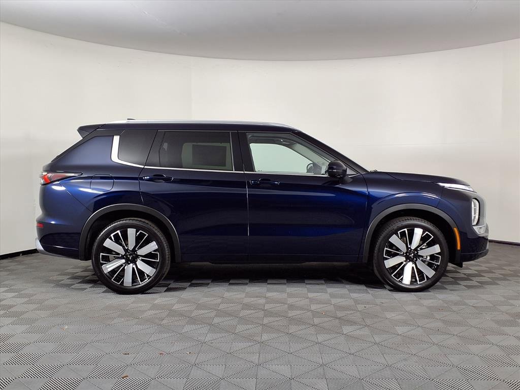 New 2025 Mitsubishi Outlander SEL image 29