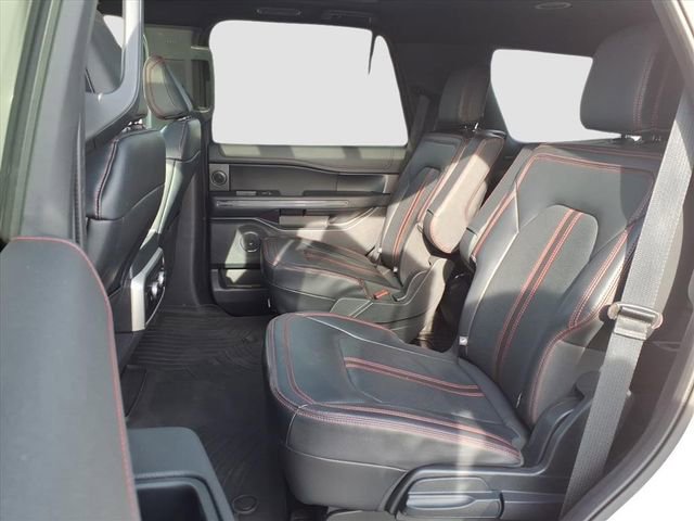 Used 2023 Ford Expedition Limited image 11