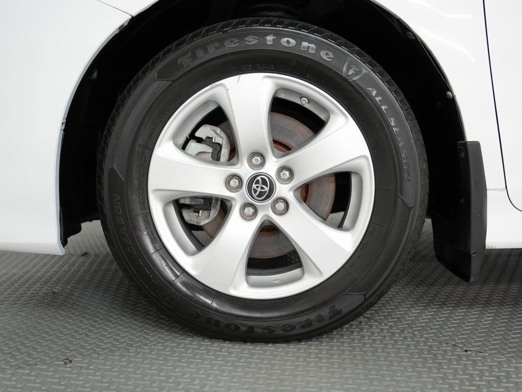 Used 2018 Toyota Sienna LE w/ Carpet Mat Package image 54