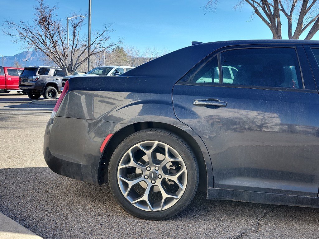 Used 2018 Chrysler 300 Touring w/ Sport Appearance Package image 5