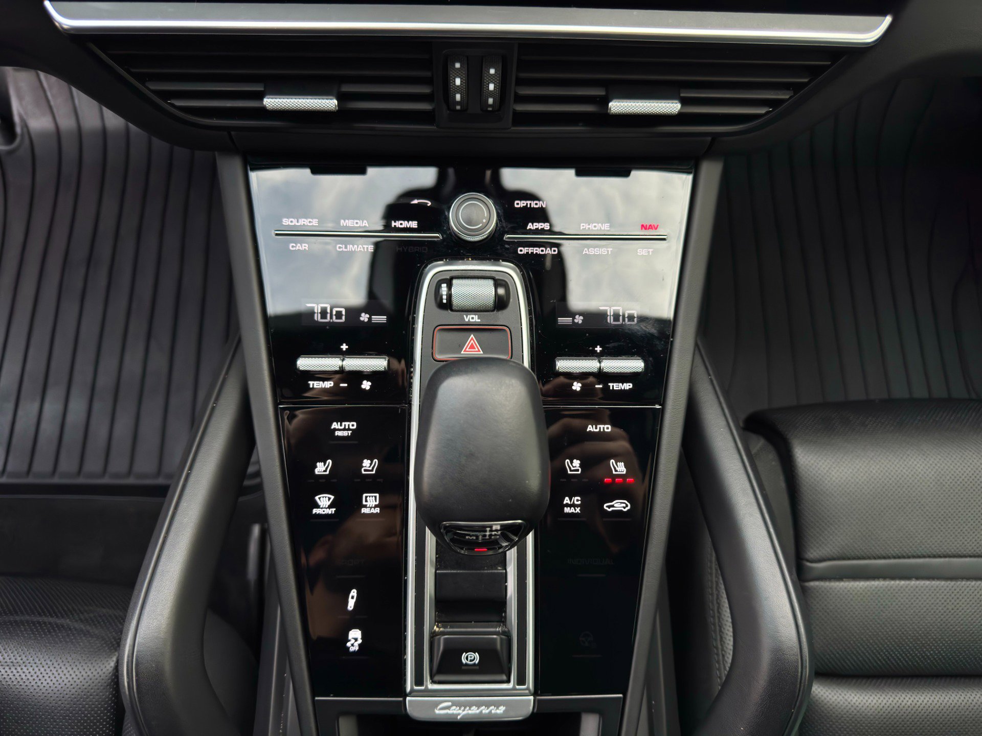 Used 2022 Porsche Cayenne GTS image 37