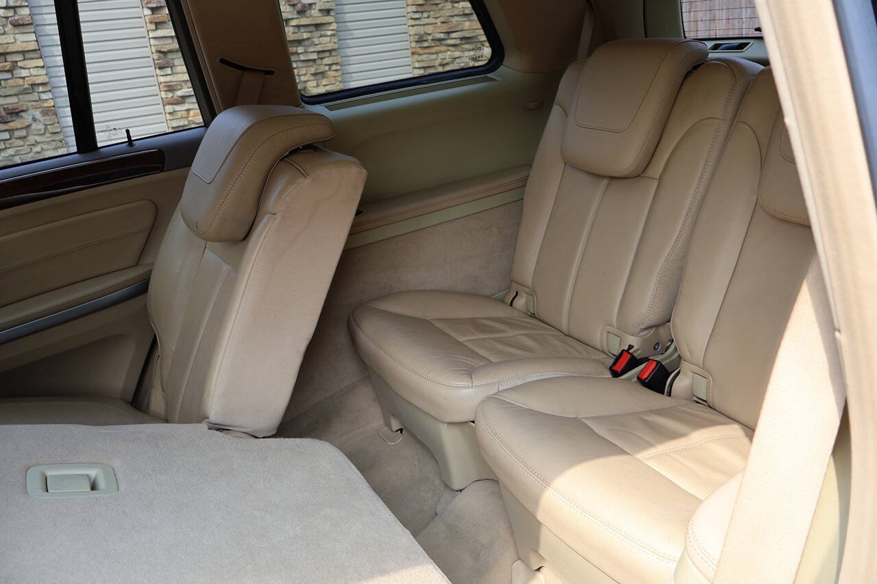 Used 2011 Mercedes-Benz GL 550 4MATIC image 21