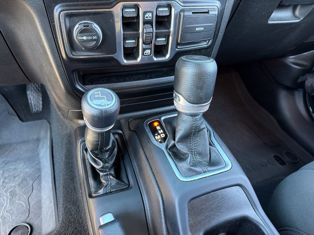 Used 2022 Jeep Gladiator Sport AWD/4WD image 15