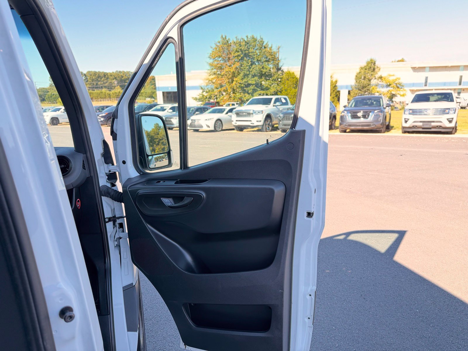 Used 2025 Mercedes-Benz Sprinter 2500 image 19