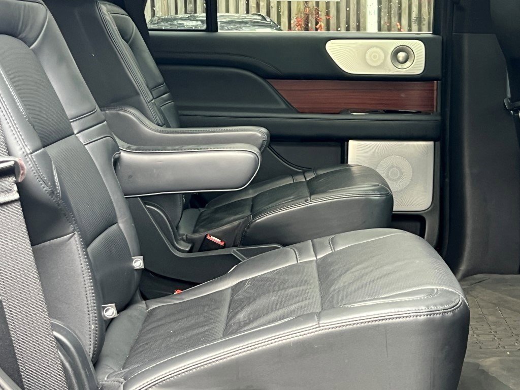 Certified 2023 Lincoln Navigator Reserve image 13