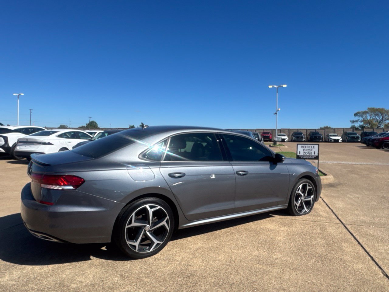 Used 2022 Volkswagen Passat 2.0T R-Line FWD image 25