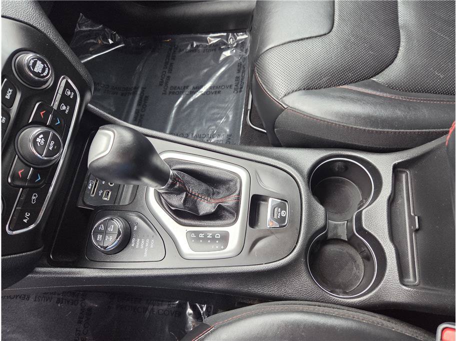 Used 2018 Jeep Cherokee Trailhawk AWD/4WD image 20