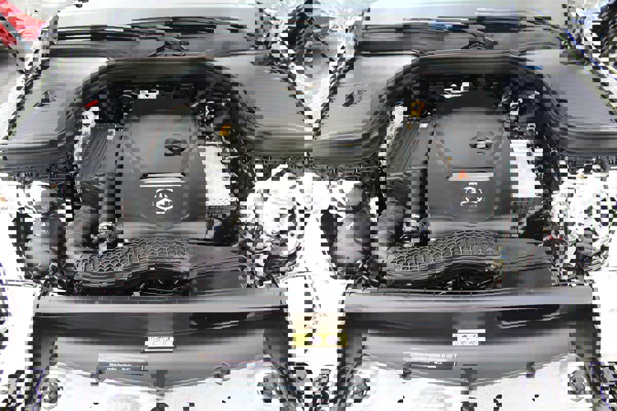 Used 2019 Mercedes-Benz GLC 300 w/ Premium Package image 32