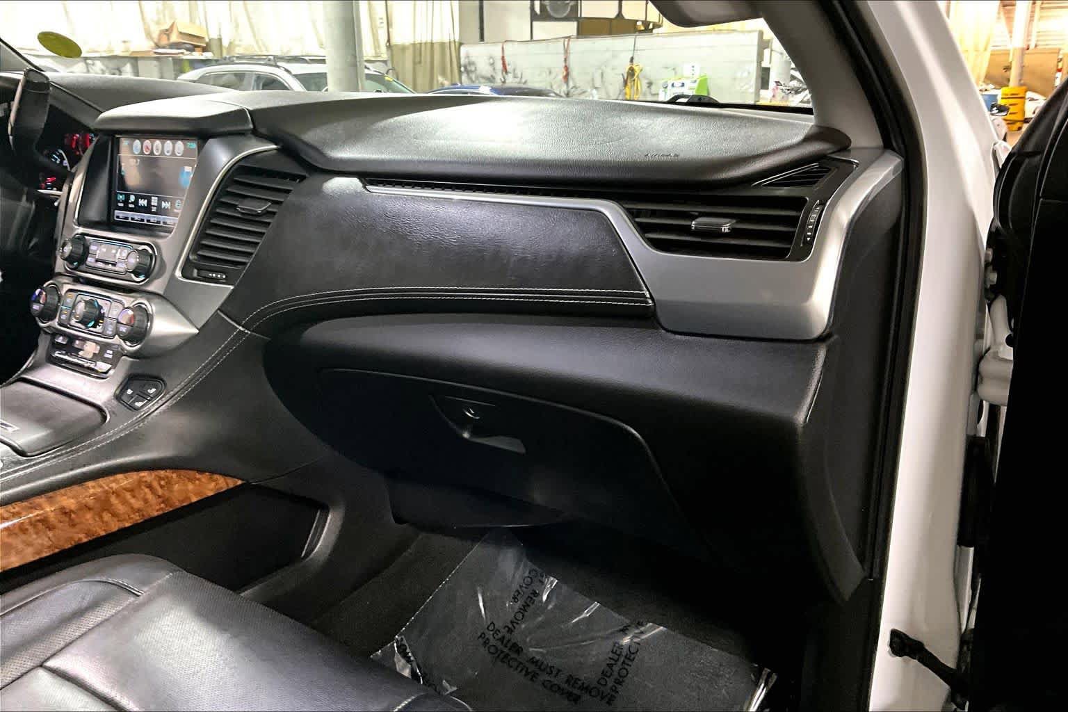 Used 2019 Chevrolet Suburban Premier AWD/4WD image 19