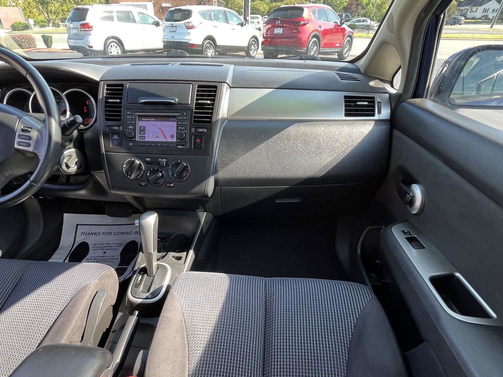 Used 2012 Nissan Versa Hatchback w/ SL Navigation Pkg FWD image 10