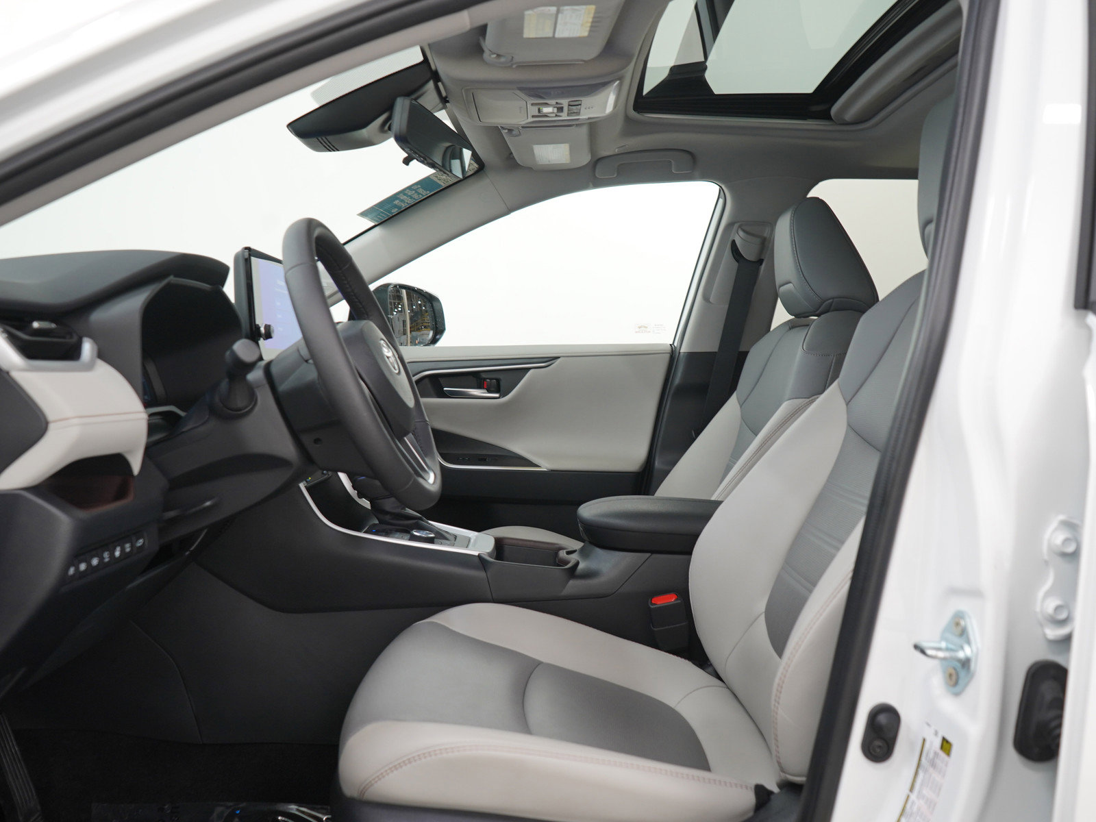 Used 2024 Toyota RAV4 Limited w/ Advanced Technology Package AWD/4WD image 24