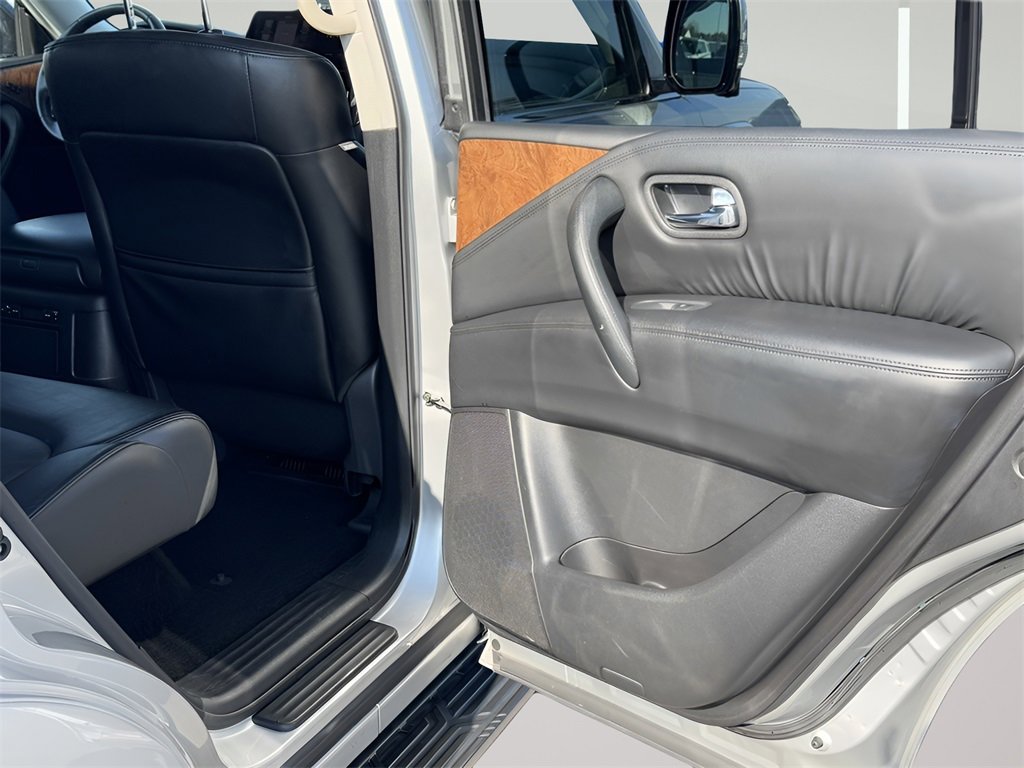 Used 2023 Nissan Armada SL w/ Captain's Chairs Package image 32