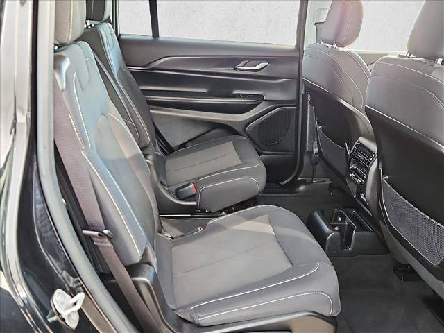 Used 2023 Jeep Grand Cherokee L Laredo AWD/4WD image 17