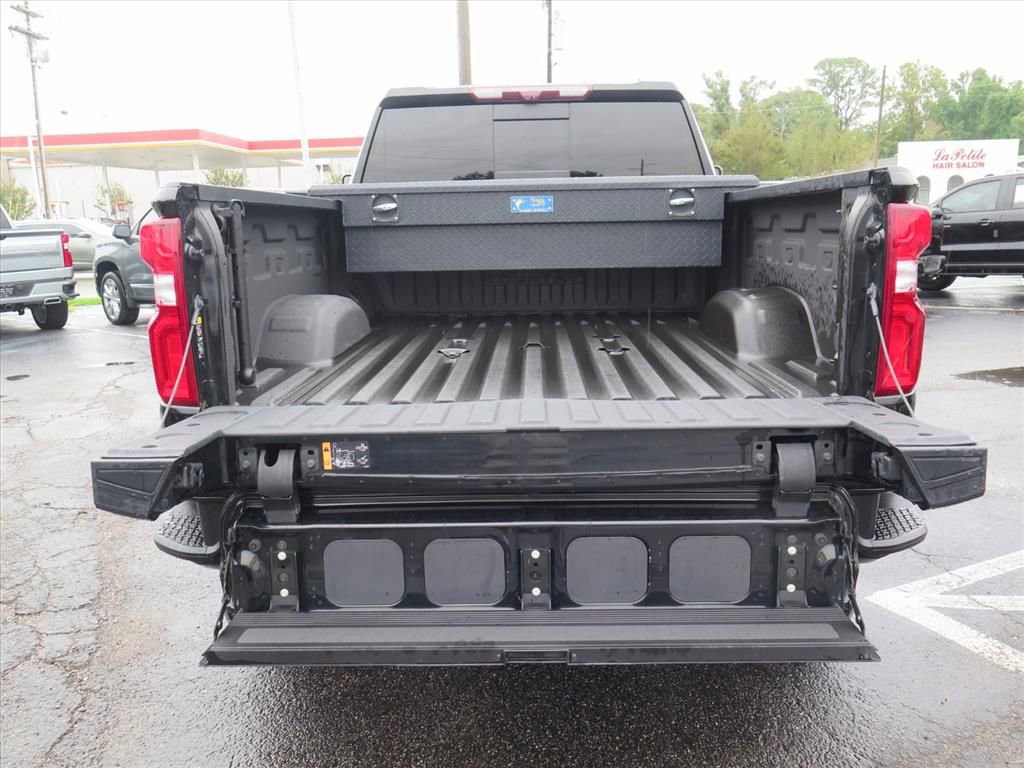 Used 2022 Chevrolet Silverado 2500 High Country w/ Z71 Off-Road Package image 17