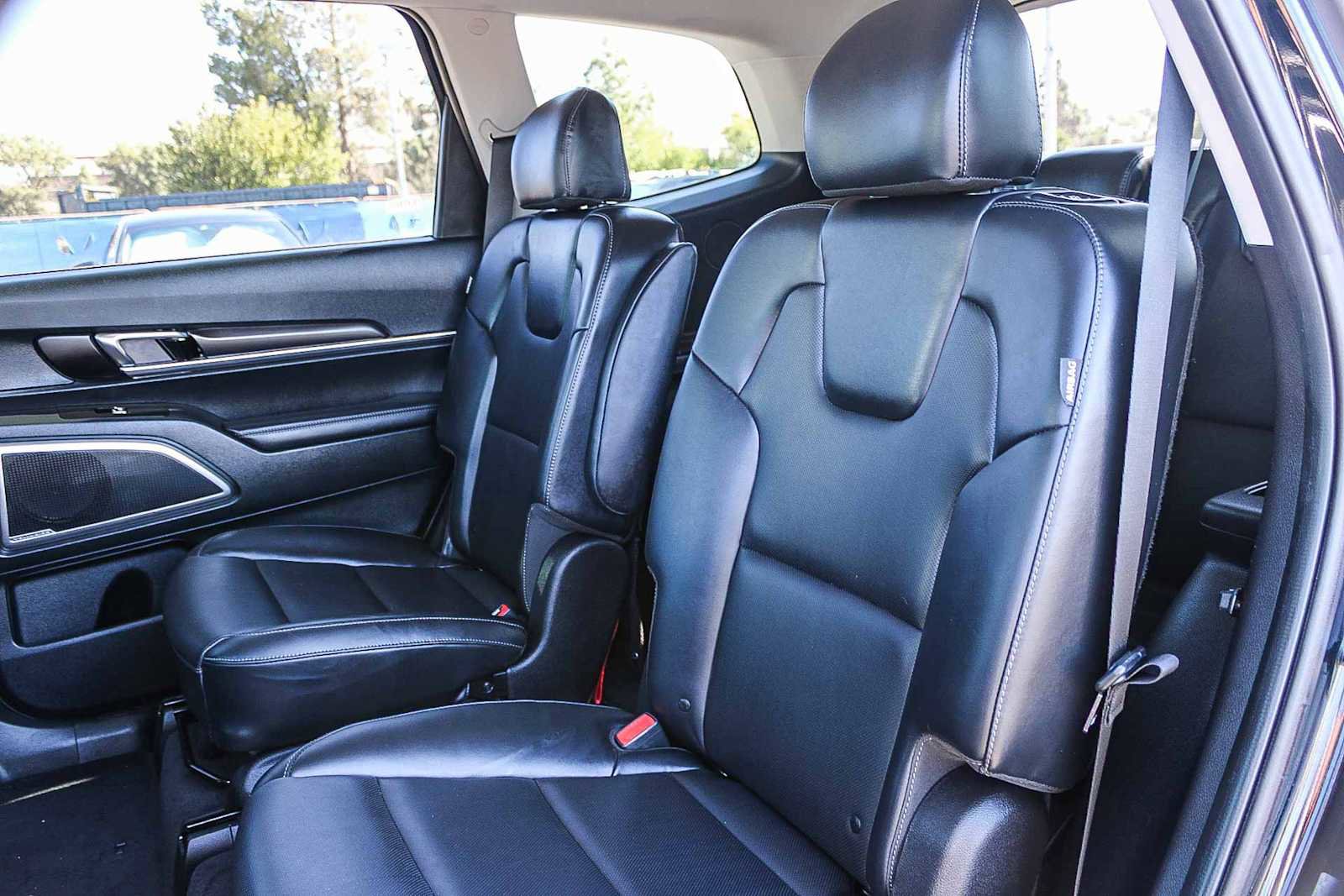 Used 2025 Kia Telluride S FWD image 18