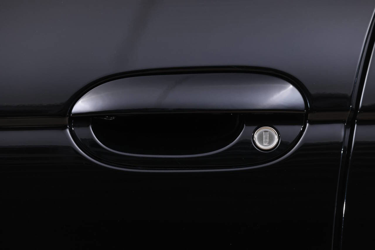 Used 2002 BMW M5 image 36