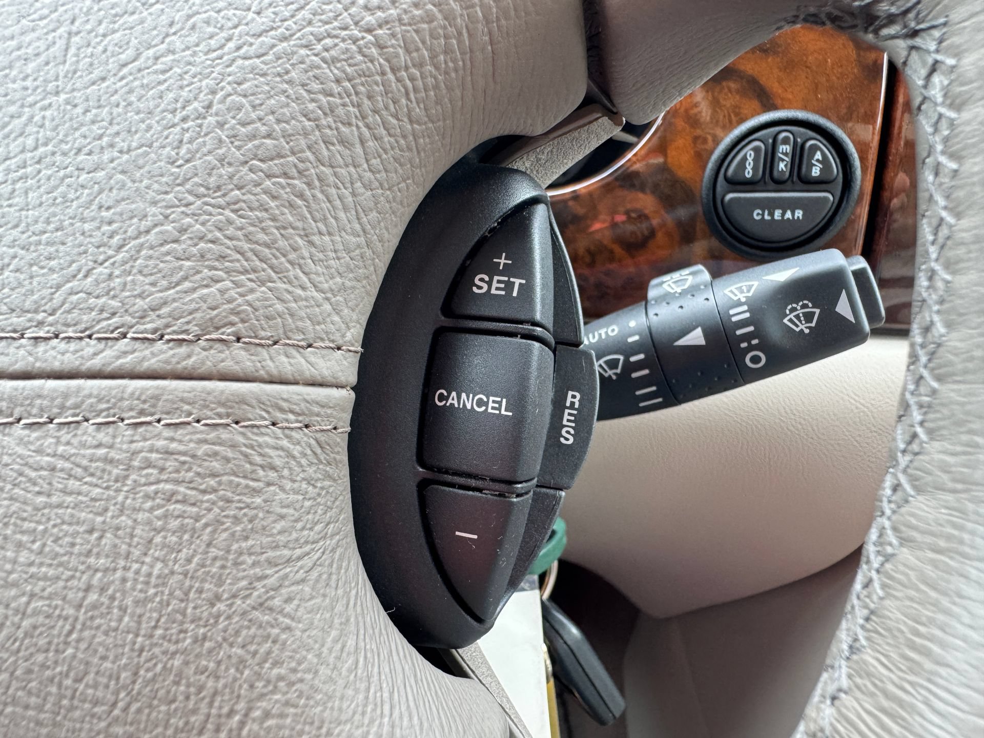 Used 2001 Jaguar XJ Supercharged RWD image 98