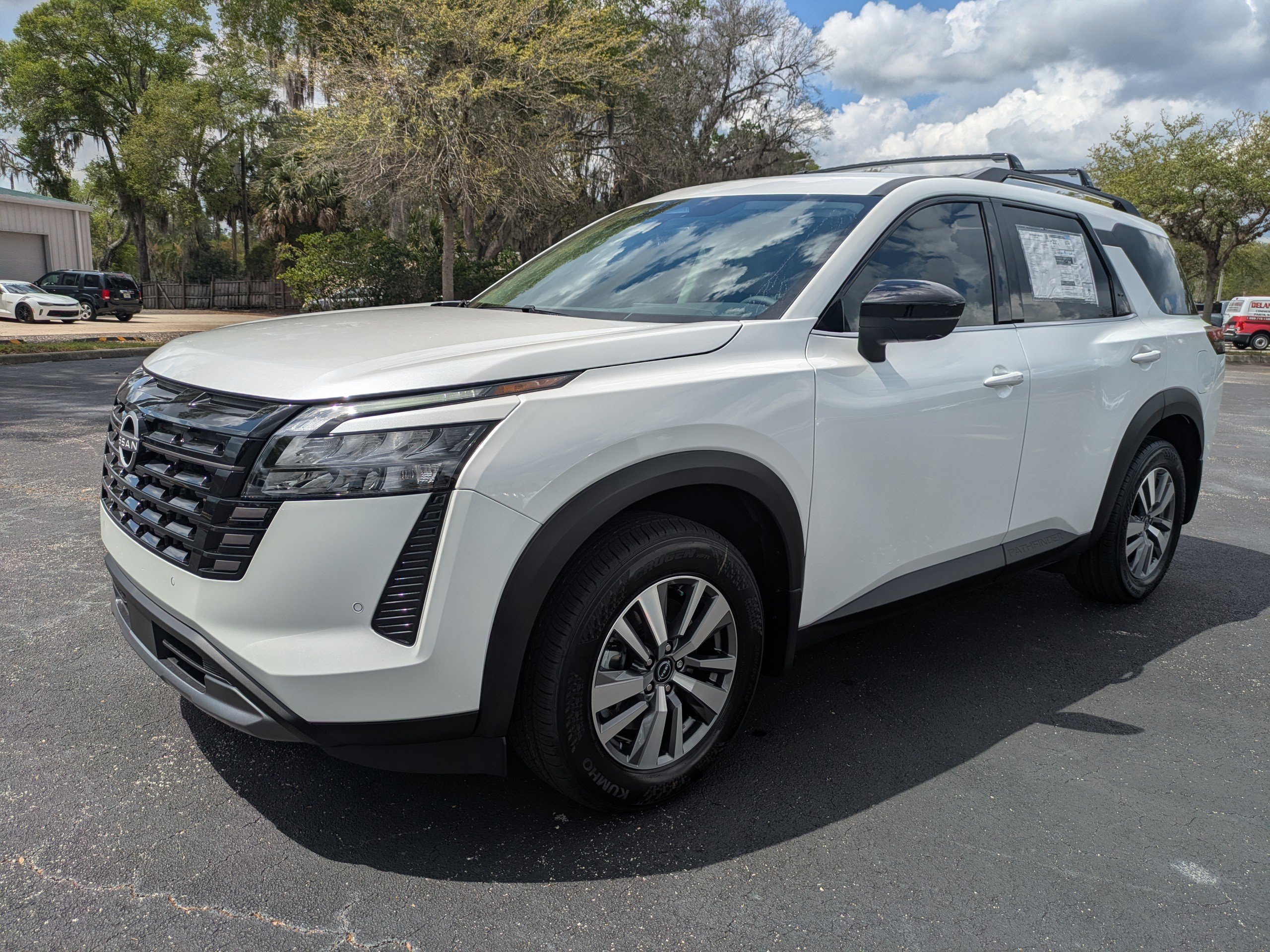 New 2026 Nissan Pathfinder SL FWD image 8