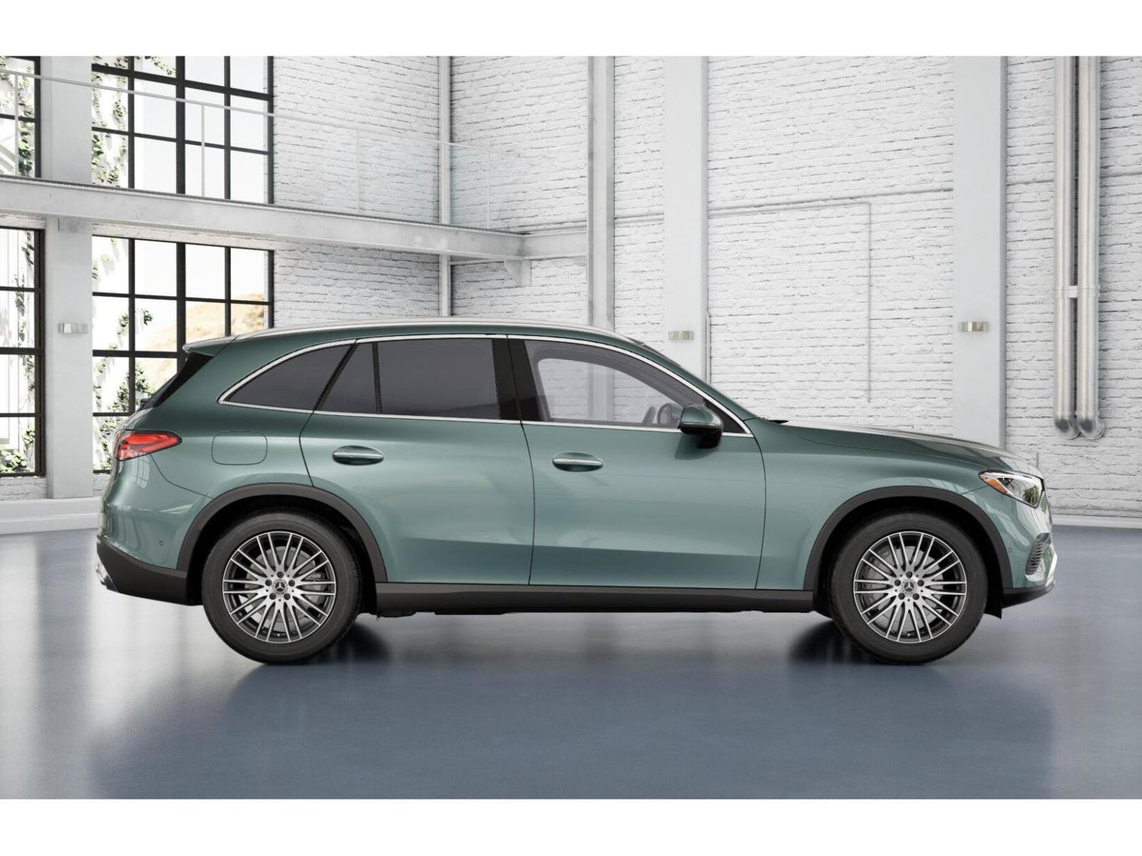 Used 2026 Mercedes-Benz GLC 300 4MATIC image 2