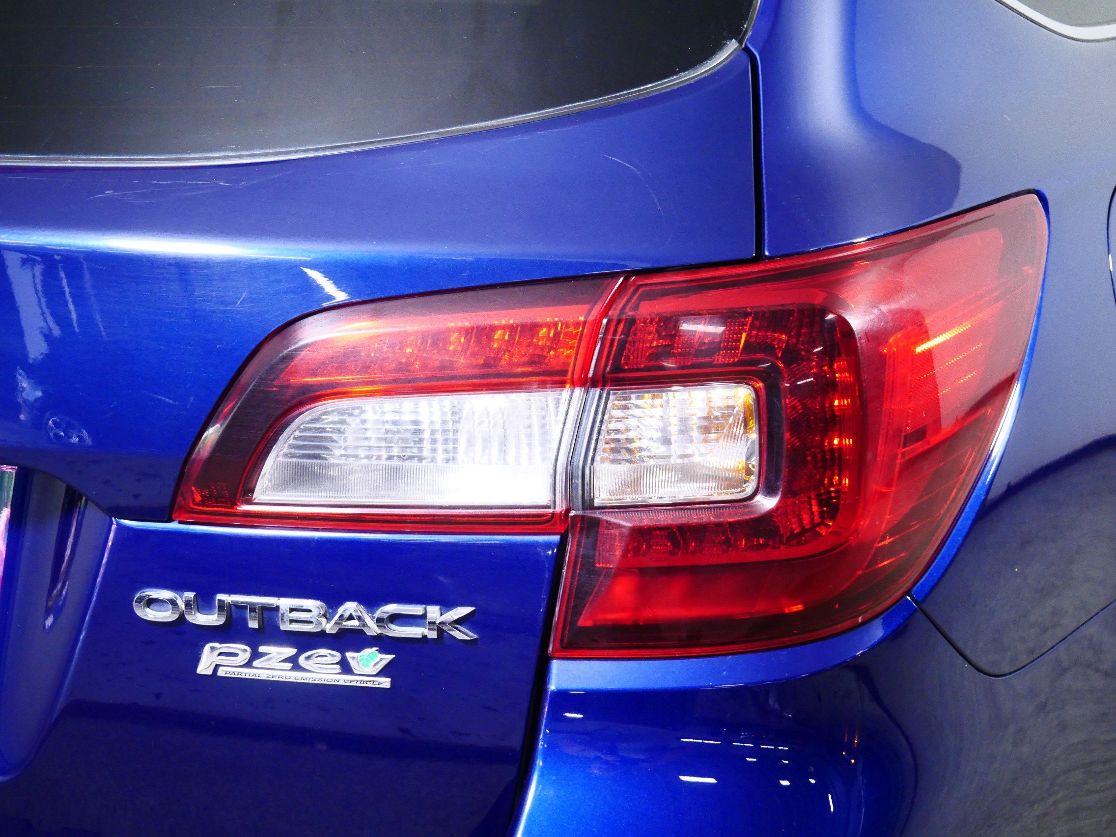 Used 2015 Subaru Outback 2.5i Limited AWD/4WD image 17