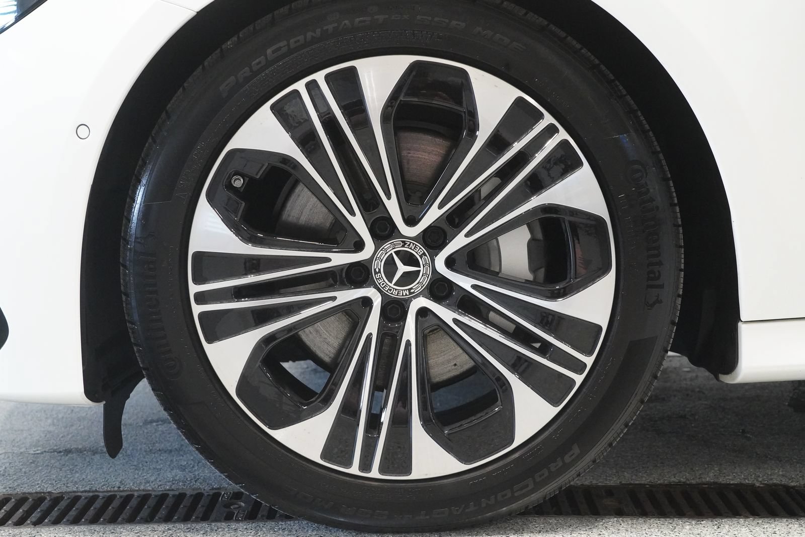 Used 2026 Mercedes-Benz E 350 4MATIC Sedan image 8