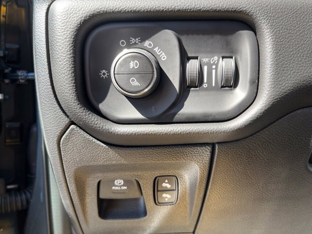 New 2026 RAM 1500 Laramie w/ Sport Appearance Package AWD/4WD image 27