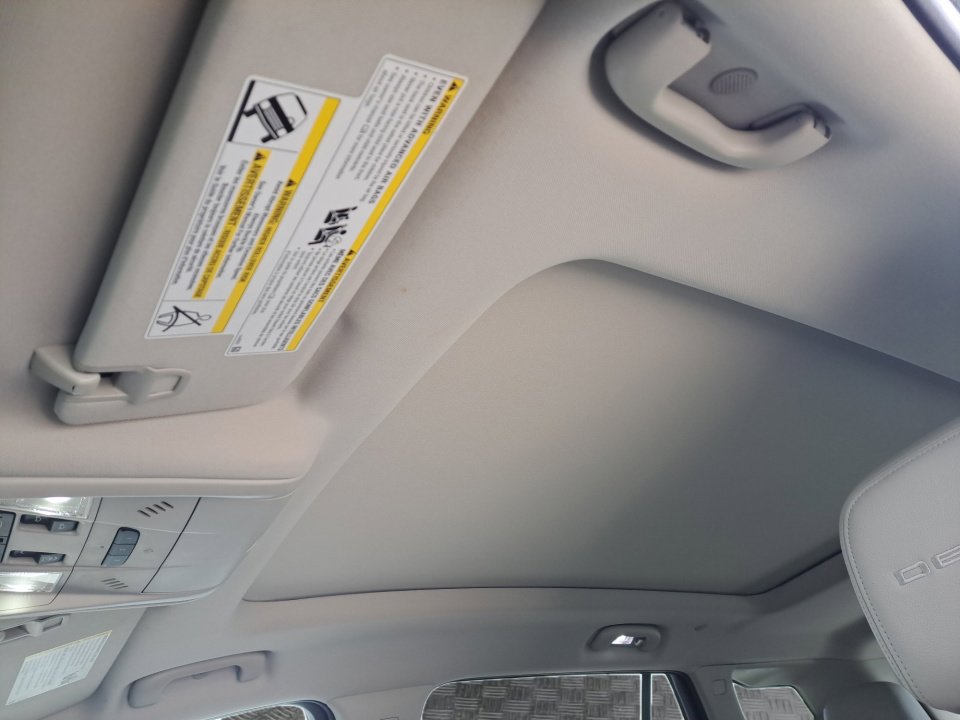 Used 2024 GMC Terrain Denali image 11