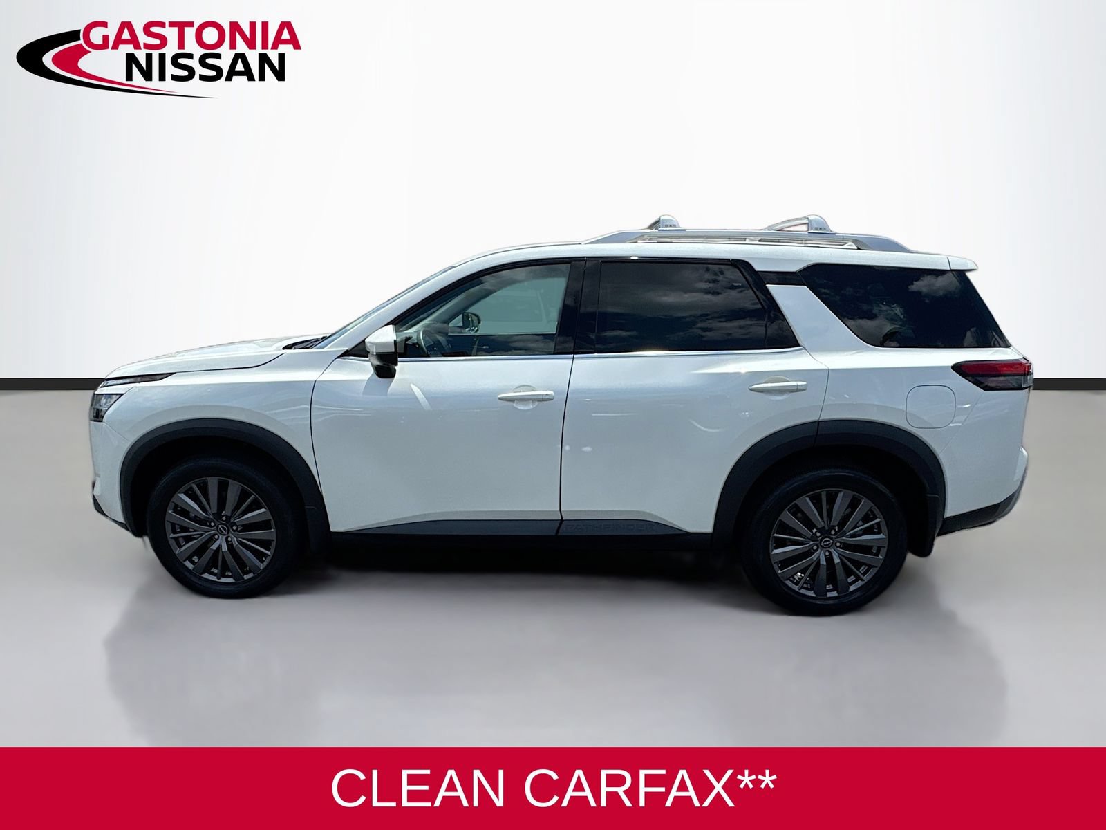 Used 2024 Nissan Pathfinder SL w/ SL Premium Package FWD image 5