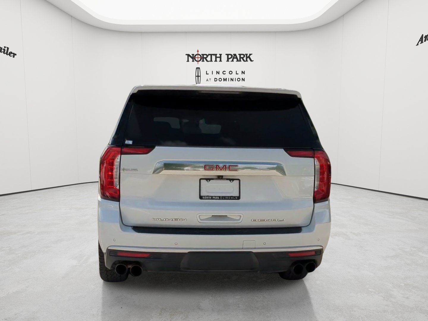 Used 2022 GMC Yukon XL Denali w/ Max Trailering Package AWD/4WD image 4