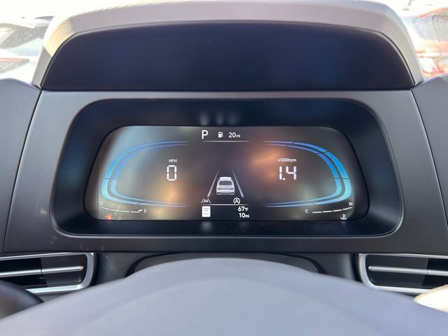 Used 2025 Hyundai Elantra SE image 17