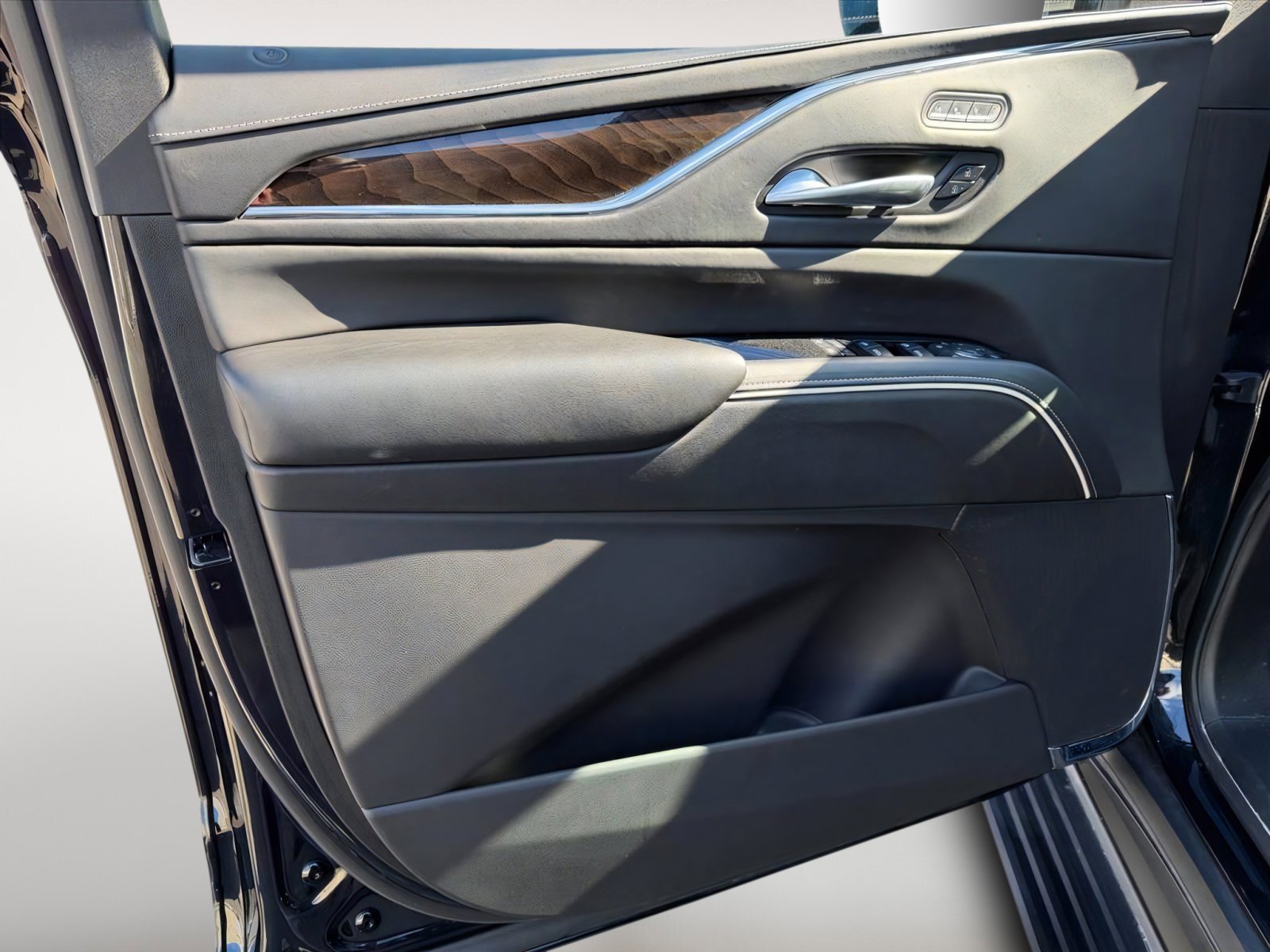 Used 2024 Cadillac Escalade Sport Platinum w/ LPO, ONYX Package image 10