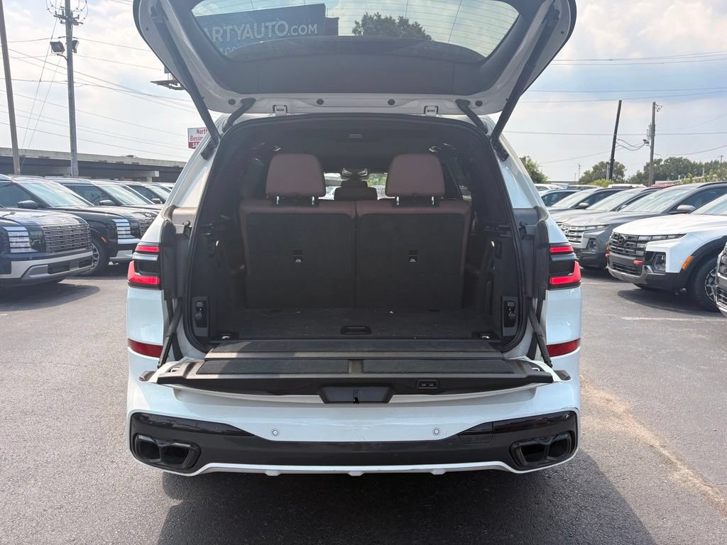 Used 2024 BMW X7 M60i AWD/4WD image 7