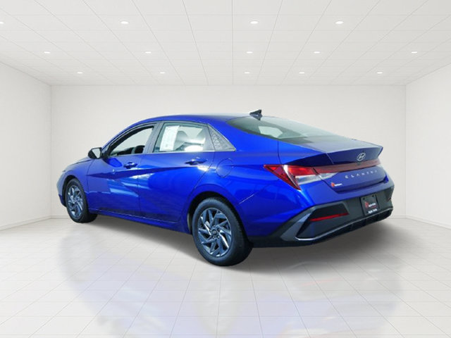 Used 2024 Hyundai Elantra SEL FWD image 5
