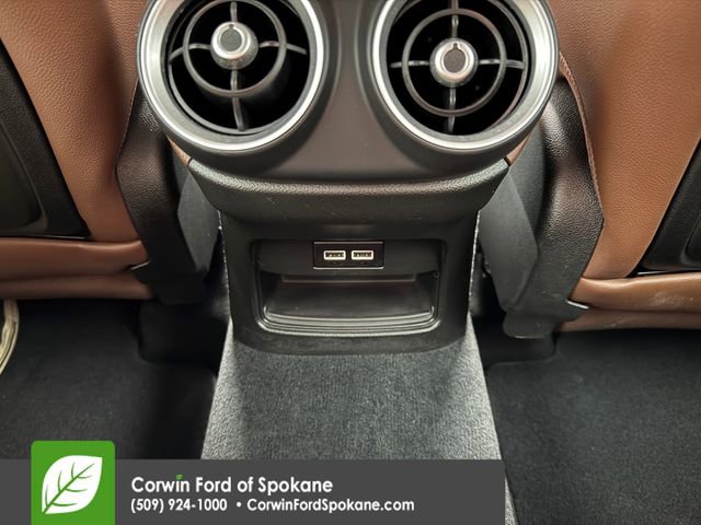 Used 2018 Alfa Romeo Stelvio AWD image 13