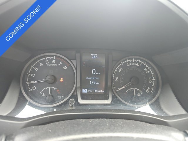 Used 2017 Toyota Tacoma TRD Off-Road w/ Premium & Technology Package AWD/4WD image 16