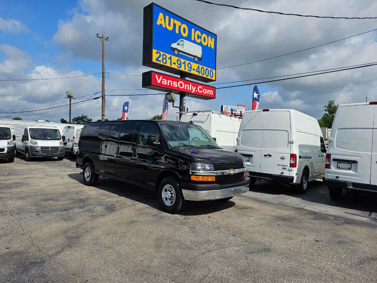 Used 2016 Chevrolet Express 3500 Extended image 24