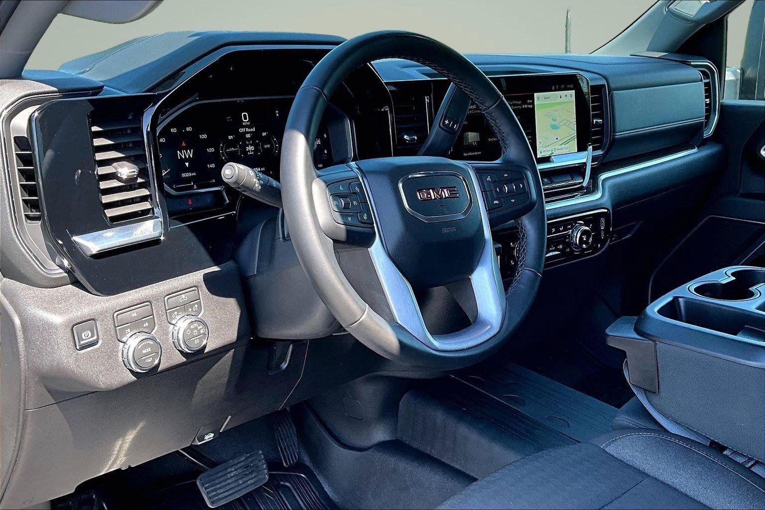 Used 2026 GMC Sierra 2500 SLE w/ SLE Value Package; AWD/4WD image 15