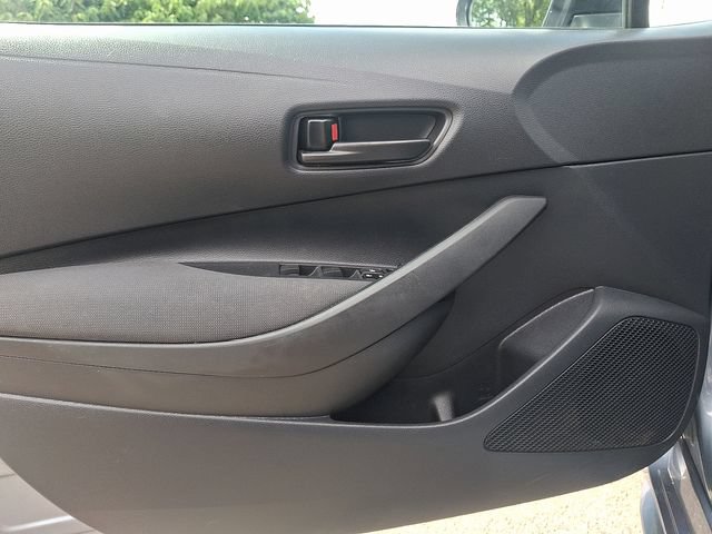Used 2025 Toyota Corolla LE FWD image 12