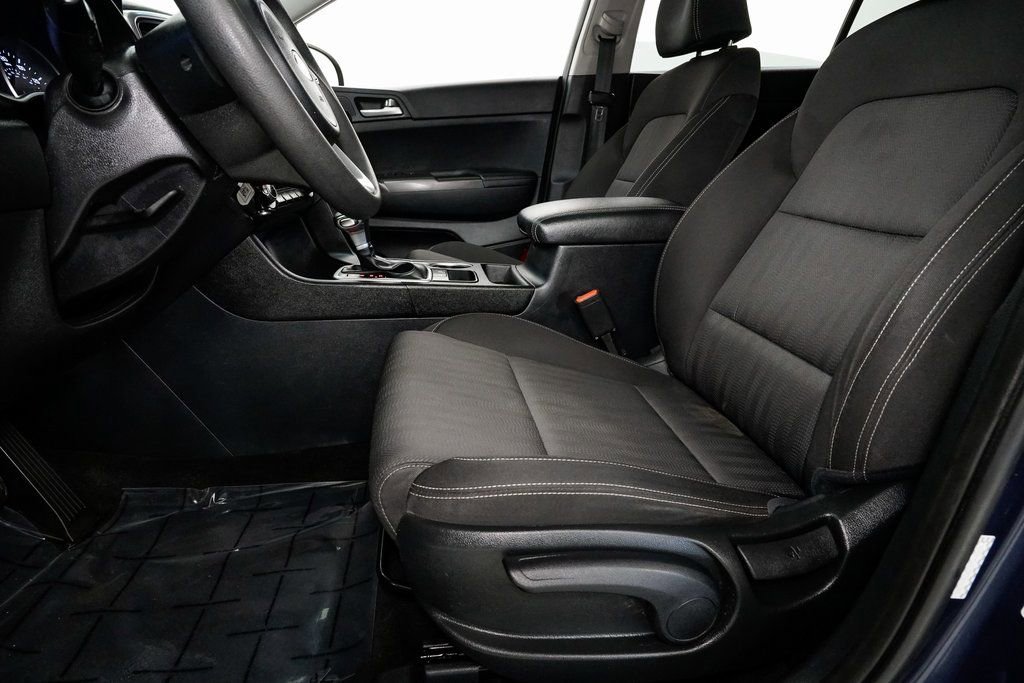 Used 2021 Kia Sportage LX image 9