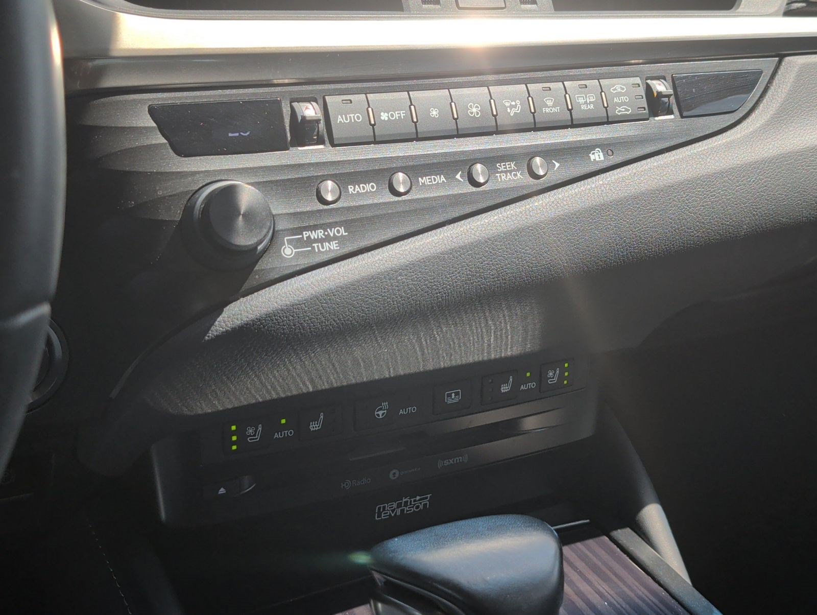Certified 2020 Lexus ES 350 Ultra Luxury w/ Accessory Package 2 FWD image 20