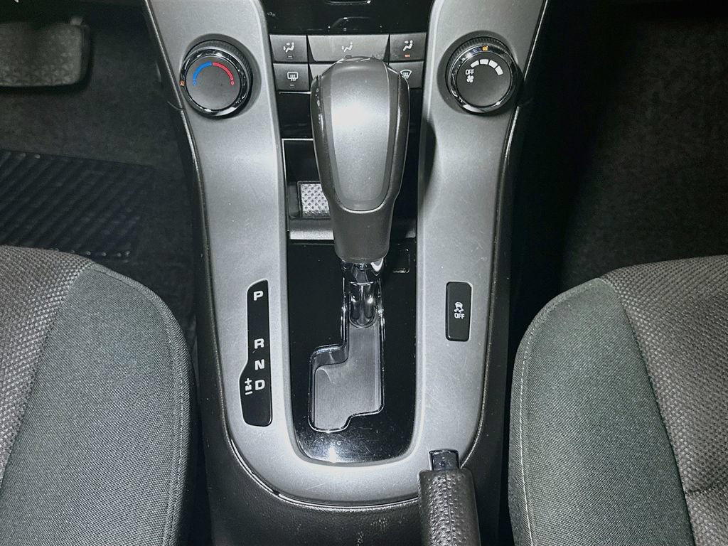 Used 2012 Chevrolet Cruze LT FWD image 14
