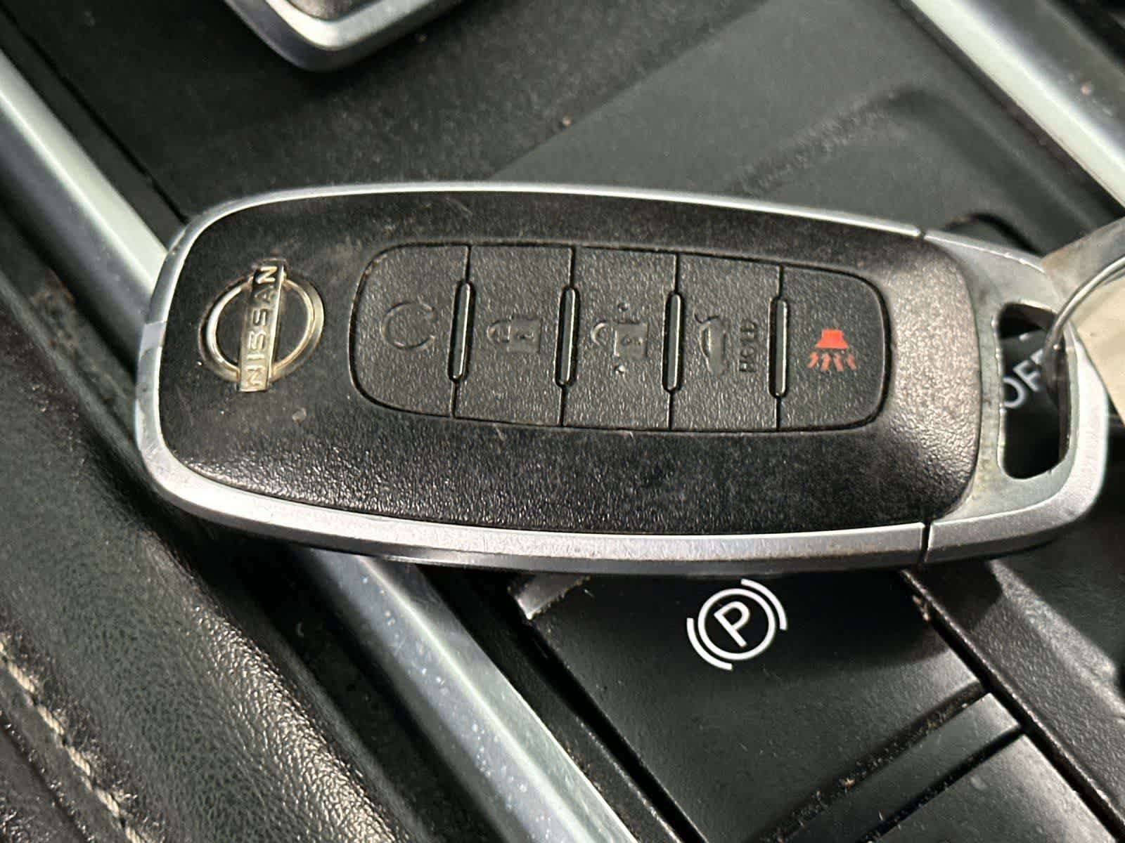 Used 2024 Nissan Pathfinder SL w/ SL Premium Package FWD image 31