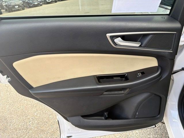 Used 2018 Ford Edge SEL w/ Equipment Group 201A FWD image 13
