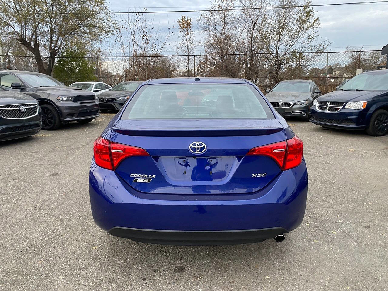 Used 2019 Toyota Corolla XSE image 9