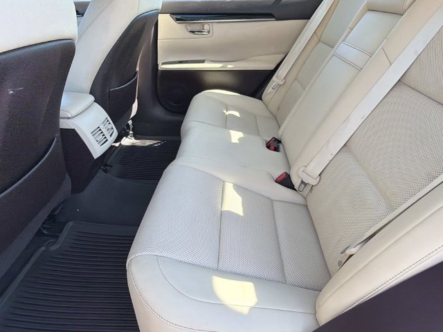 Used 2016 Lexus ES 350 w/ Accessory Package FWD image 20